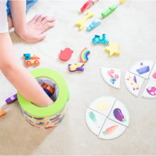 Hra na hmatové rozpoznávanie, ktorej princípom je dať ruku do vrecka a nájsť požadovaný kúsok podľa obrázku na kartičke.